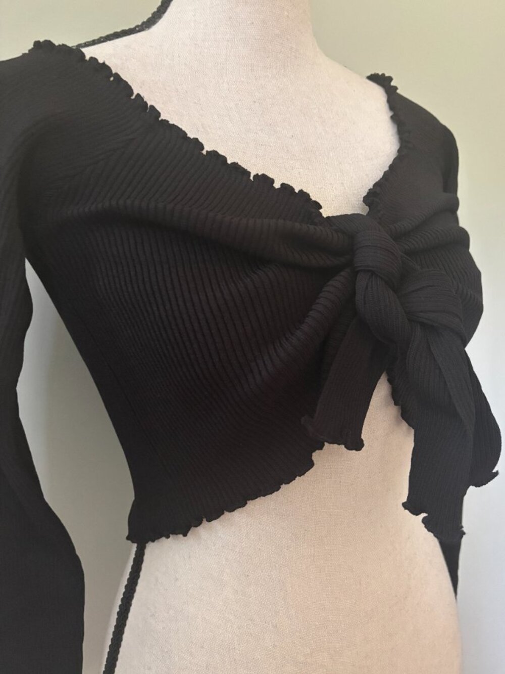 Privy Black Ribbed Tie-Front Crop Top Large NWT - Picture 1 of 6